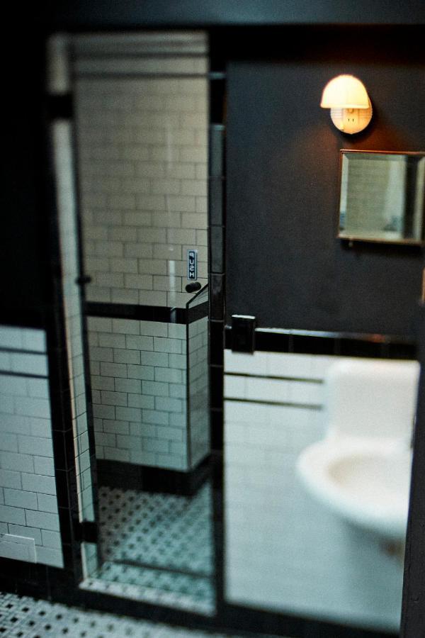 Crew'S Quarters Boarding House - Caters To Men Hotel Provincetown Ngoại thất bức ảnh